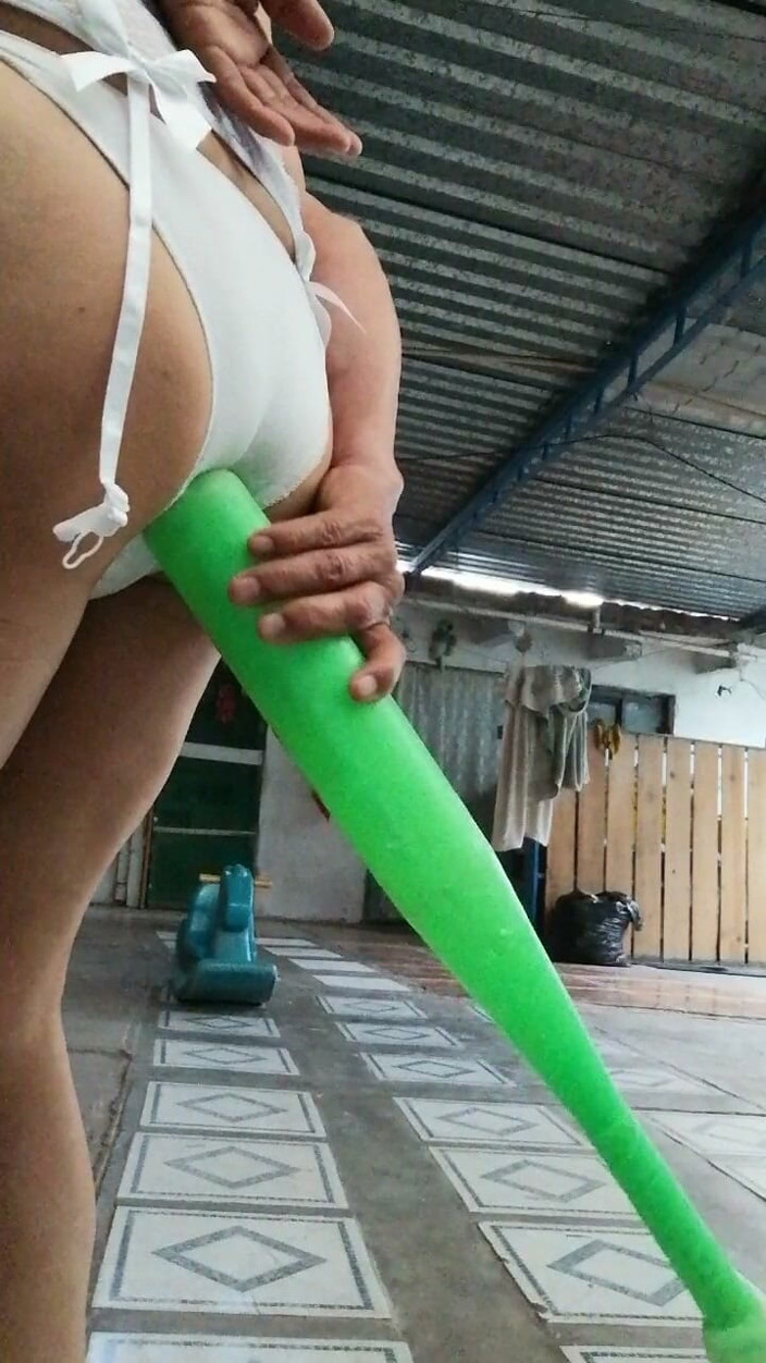 Marga9012: 裸で歩く