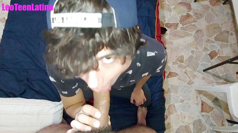 LeoTeenLatinos: Моя збуджена пряма сусідка по кімнаті