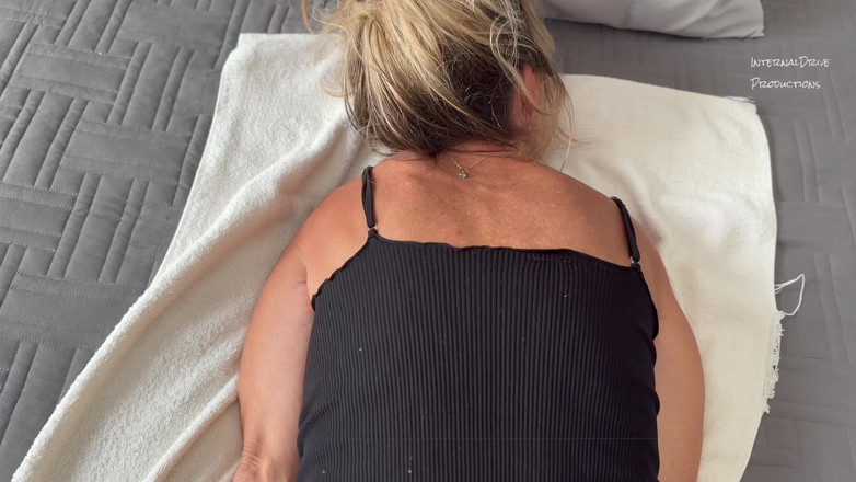 InternalDrive: En filmant une scène de masturbation, je demande au vidéaste...