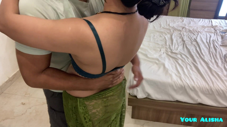 Your Alisha: Devar biến thái của tôi đến phòng của tôi và đụ tôi...