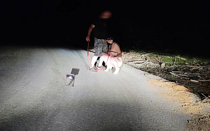 Toilet Mommy: Taková aspirující malá záchodová kunda!