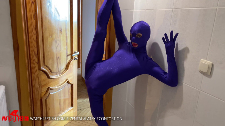 Gymrotic: Acrobatica flessibile con divertimento con dildo