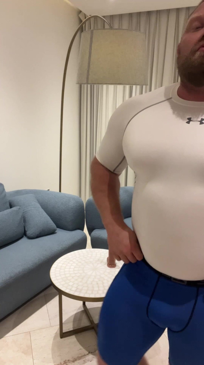 JackStacked: Jack chevauche et joue avec son gros gode