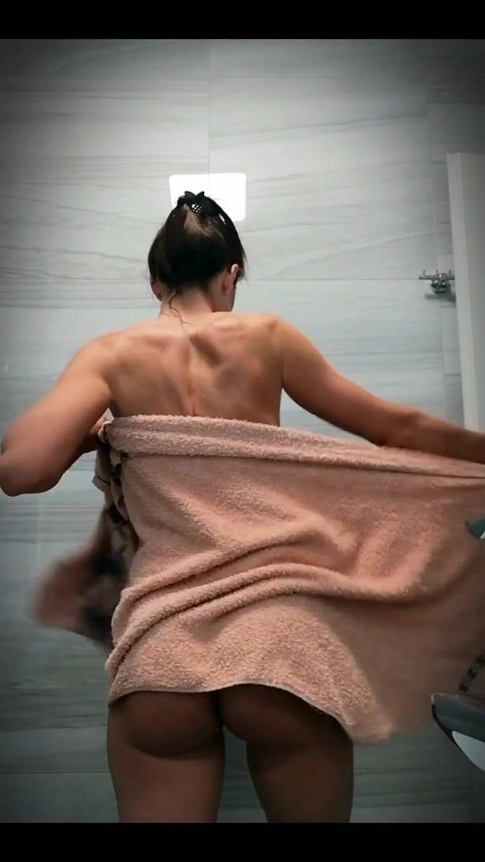 Aliahkey: Come Take a Shower