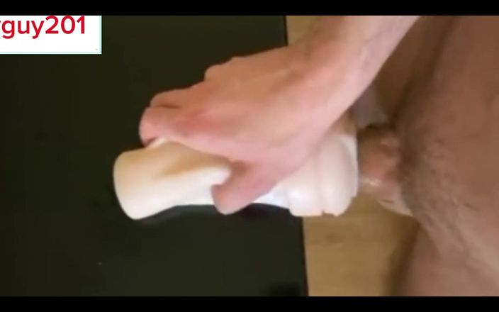 Bigbadfriendlyguy: Yalnız erkek fleshlight sikişirken inliyor ve büyük yarağının içine boşalıyor