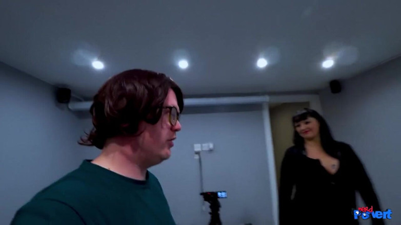 Nerd Pervert: Devon Breeze - น้ำเงี่ยนพุ่งสองรอบ