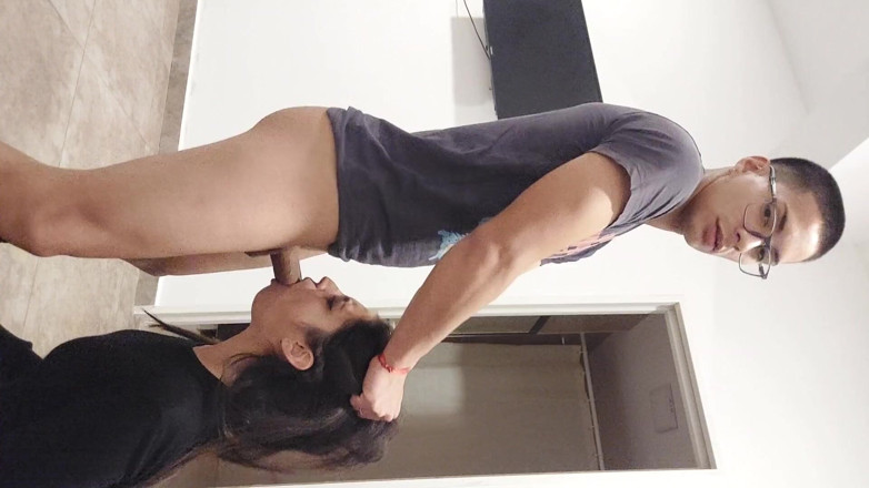 Tunenitovergon: Wanita dewasa pulang dari kantor dan pengen di-anal habis-habisan