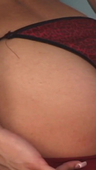 Hairy Pussy Latina Spreads Wide in Hot Casting