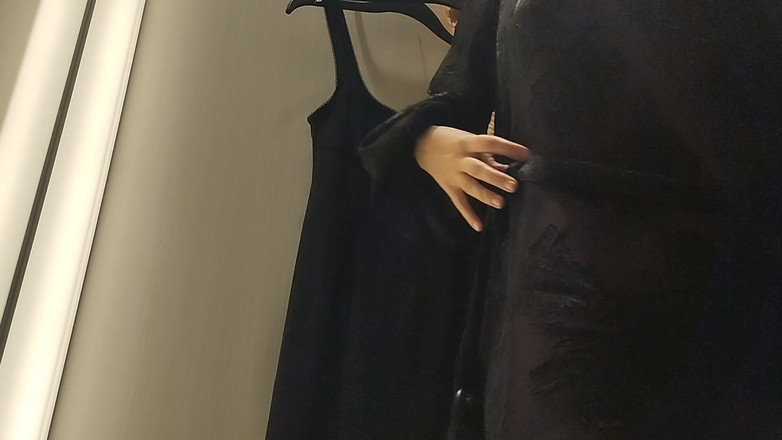 Amateur_MS: Sexy brünette in der umkleidekabine