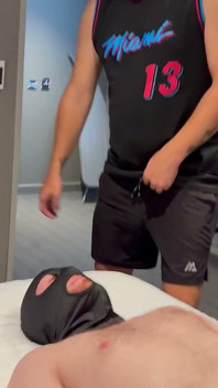 Používání našeho paroháče jako lidský nábytek POV