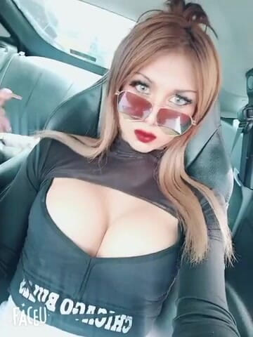 Barbietransxxxx: Tranny vyzvednutí v autě, aby dal zadek