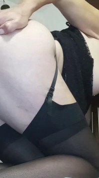 Mój pasierb dowiedział się, że jestem dziwką i zerżnął moją dupę i cipkę Jak suka z creampie