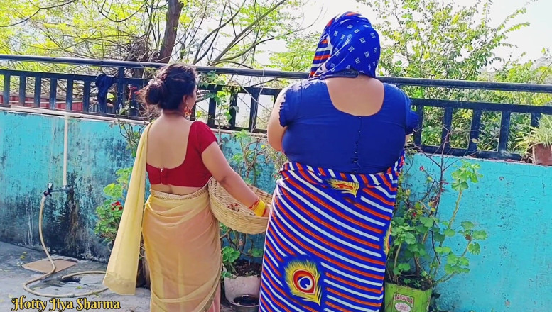 Hotty Jiya Sharmaa: Sex în trei în familie desi, ginerele vitreg sex cu soacra sa...