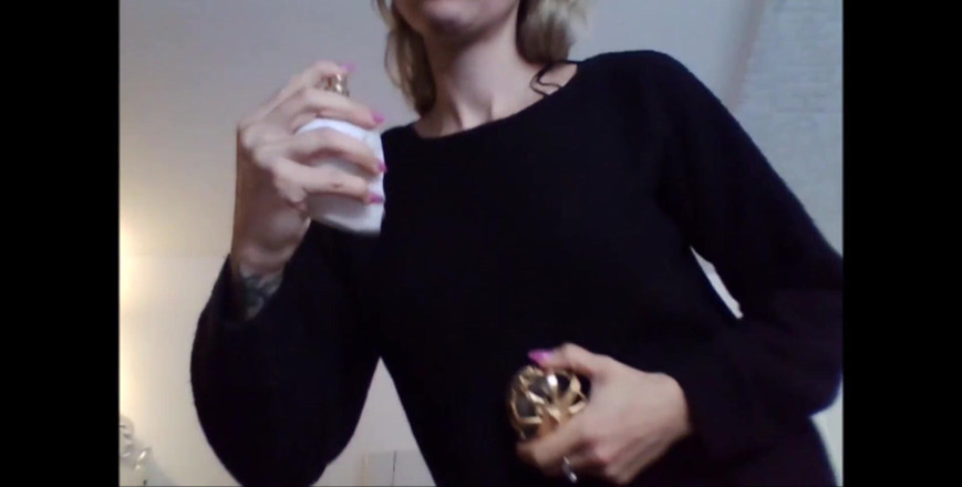 savannahamatoriale: Smokin fetiche! Veja como eu me relaxo no banheiro com...