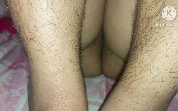Lubnawife: उत्तेजित भारतीय अपनी तंग छोटी दूधिया चूत चोदती है -kaithsaumeth