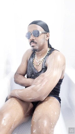 Soft Soleman: お風呂で体を洗う (4) (2025)