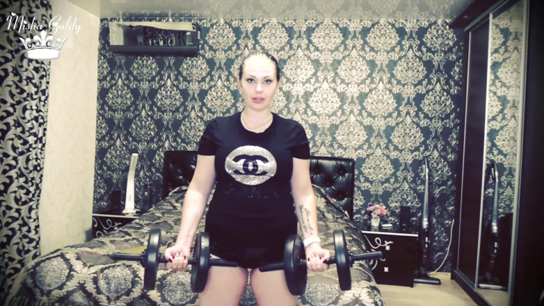 Goddess Misha Goldy: 101 tyngdlyft upprepas för biceps utmaning!