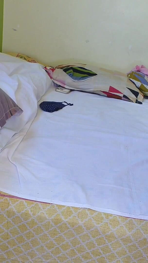 Desi Couple Go Wild in Bed with Hardcore Kissing and Passionate Fucking (Your Soniyaa)