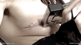 Zımba ile geçici memeler ve amcık modifikasyonu