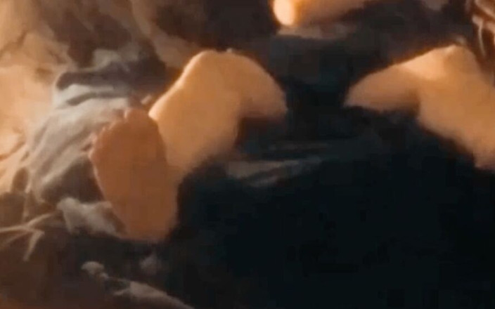 AmateurBoysPissing: Hetero spolubydlící přistižen při honění pro porno. 2 kamery, 2 situace a...