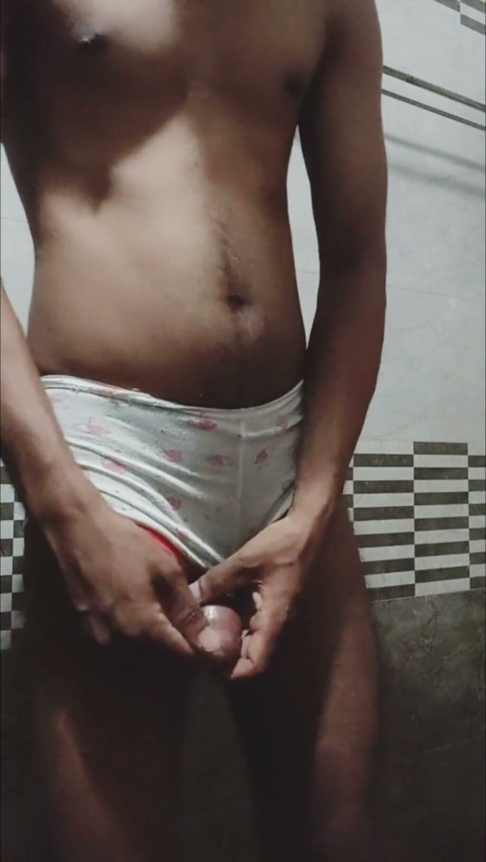Muskbe11: My Happy Panty Show