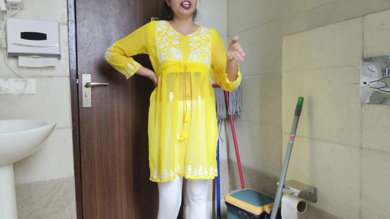Saarabhabhi6: The Landlord Slapped a Lot with the Native Worker