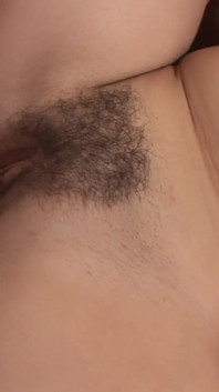 Minha vizinha com sua buceta grande e peluda gosta com meu pau dentro