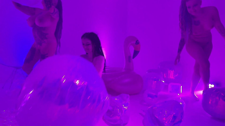 Domina Dark: Looners божеволіють
