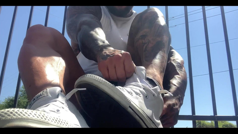 Jasons feet: Aku di luar UPS