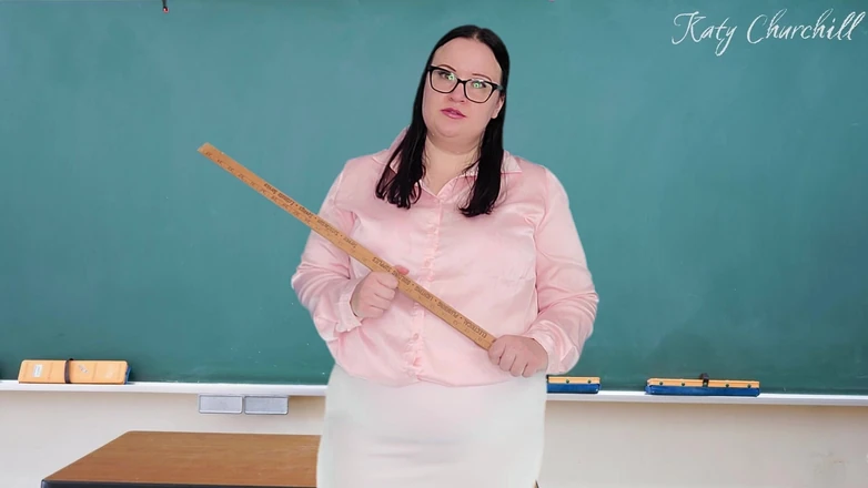 Katy Churchill: Учительница соблазняет твой маленький хуй после уроков