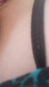 Angenehme anal-masturbation, alleinerziehende mutter masturbiert angenehm mit Analplug