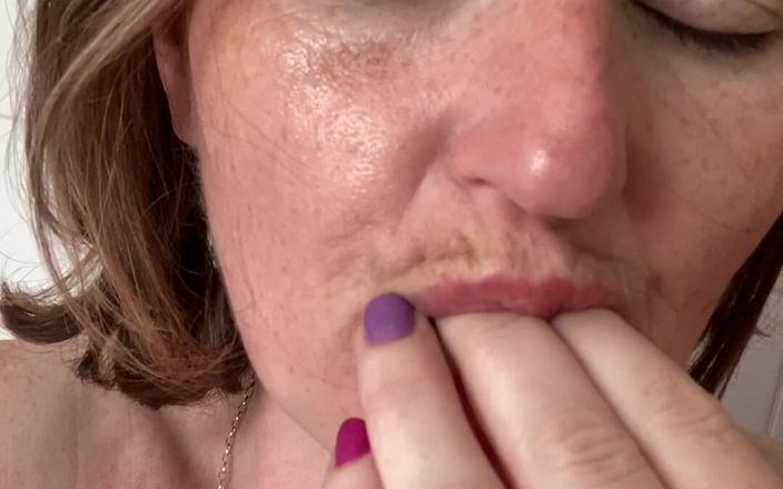 MistressWriggler: Il miglior odore del mondo! Annusare le mie dita profumate...