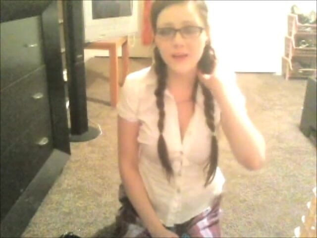 Selfgags classic: Snooping college flicka munkavlad med styvsysters kinky leksaker! (avsnitt 1 av 2)