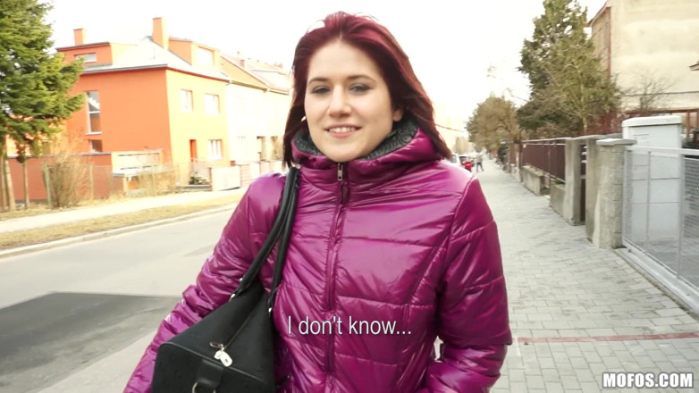 Public Pickups: Pickup pubblici - Lucy Bell salta la palestra per succhiare un...