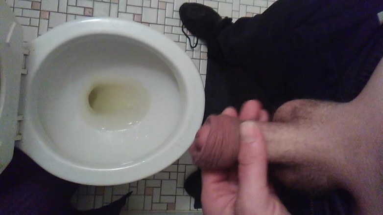 LilTaste: Taking a Pee While Partly Shaved