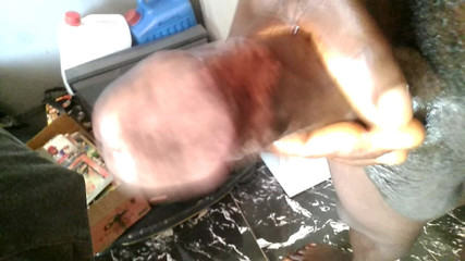 Moviesporn1: Man stor kuk försöker komma hårt