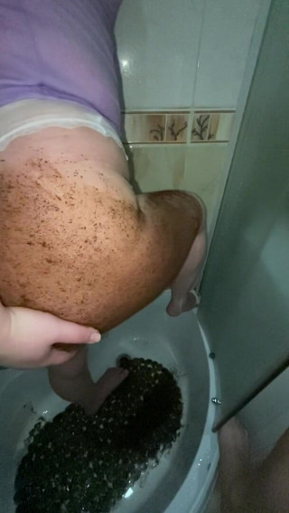 StasyBoo: Omg, apa yang dia buat di bilik mandi! Panas!