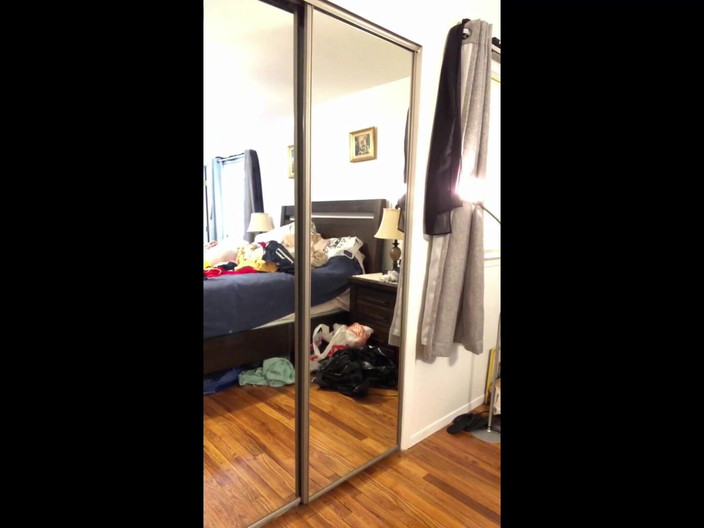 Deanna Doll: Deanna CD Docka i en sexig öppen skuren klyvning jumpsuit