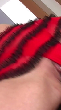 Vnadná pawg milfka Emma Butt v mezirasové scéně sexy velkého černého ptáka