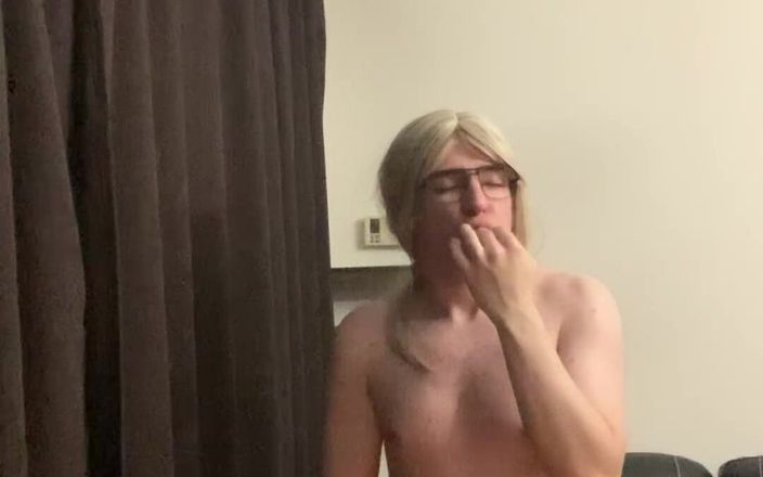 Number F 19: En primer plano: secretamente viéndome masturbándome