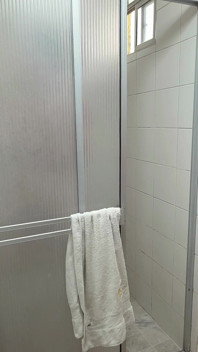 Mi Rica Culona Hermanastra Me Encuentra En La Ducha Y Decide Quedarse Para Que Le Meta Mi Rico Pene Por Su Estrecho Y Rico Culo.