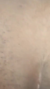 La bhabi con culo grosso viene scopata in stile desi mangiando sborra