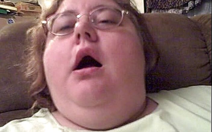 BBW nurse Vicki adventures with friends: Belching fetiche para você!