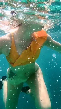 Troia snorkeling in paradiso - esibizionismo subacqueo e provocante provocante