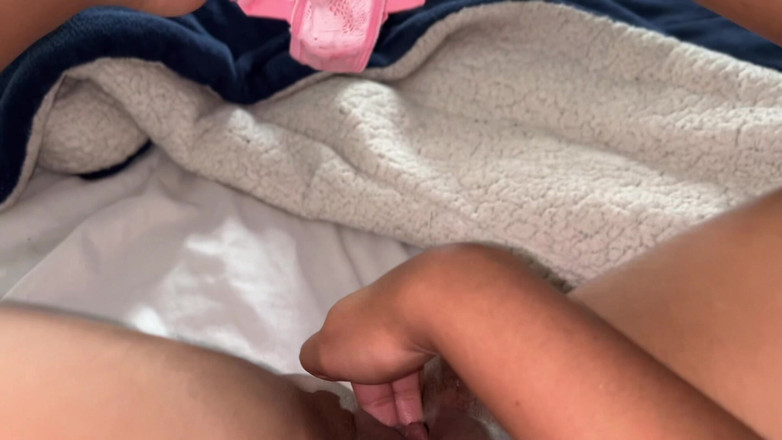 AngelNovinha: Braziliaanse vrouw komt klaar in Siririca