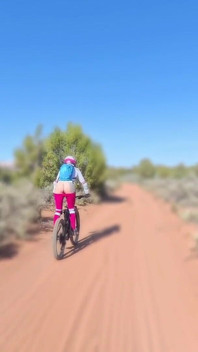 Mtb обнаженная задница тропит по киргизским горам