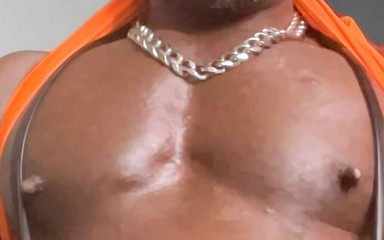 Black mature kinky muscle: 大きな筋肉の胸ロイド腹変態継父の自己満足ソロセックスセッション