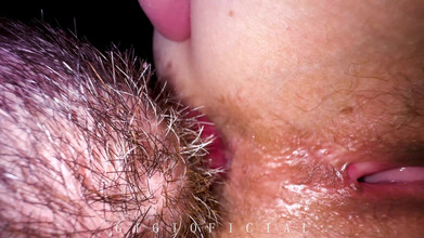 Gigi oficial: Feticismo anale: sto guardando il soffitto mentre il mio patrigno...