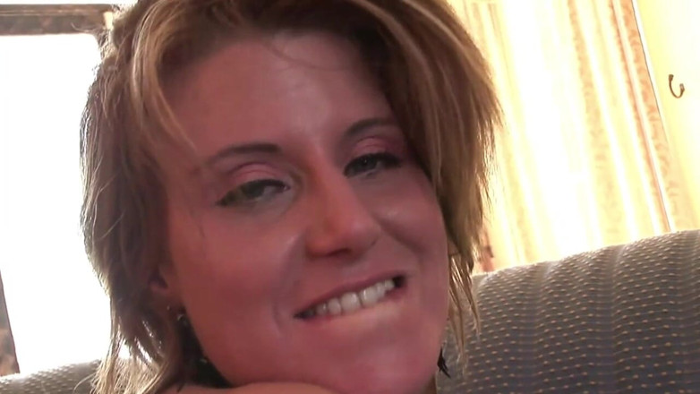 Milf in Love: Coño mierda culo digitación anal penetrado
