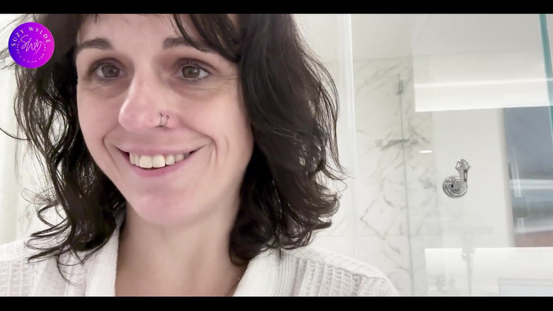 Suzy Wylde: Подглядывание за Suzy Wylde- сюрприз на день рождения!